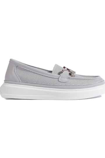 mocasines grises de mujer