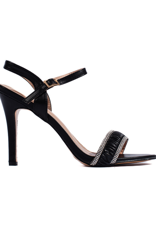 sandalias negras con tacón fino