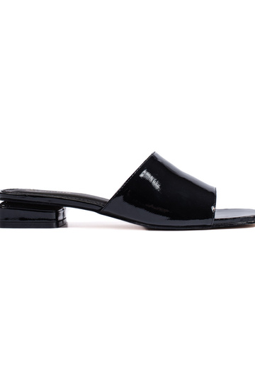 zapatillas negras