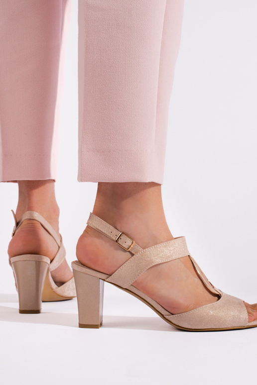 sandalias de tacón doradas