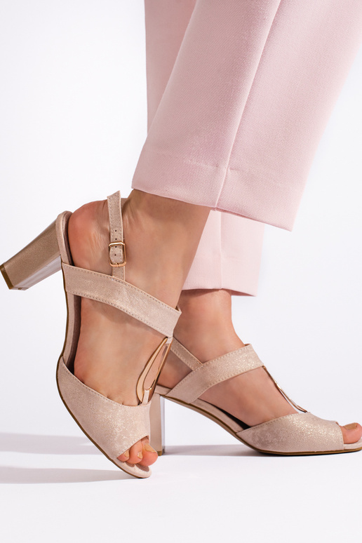 sandalias de tacón doradas