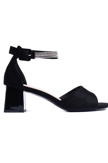 sandalias en color negro