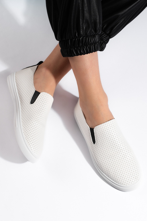 con elementos calados, zapatos sin... con elementos calados, zapatos sin...