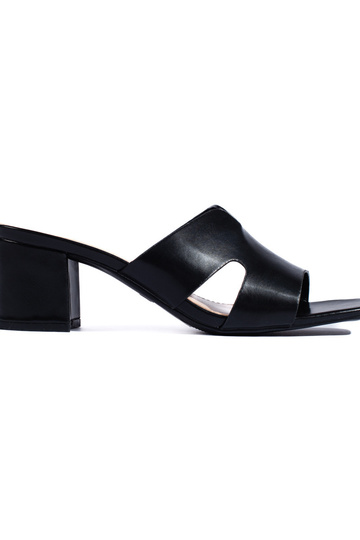 zapatillas negras