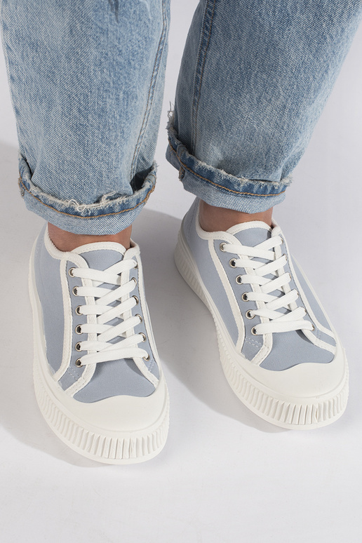 Zapatos de plataforma de mujer.