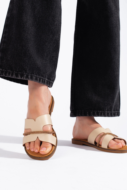 Zapatillas beige estilo elegante