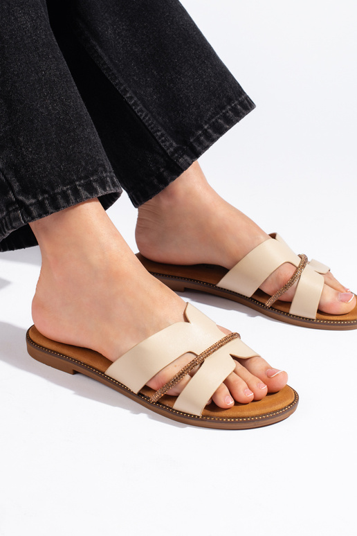 Zapatillas beige estilo elegante