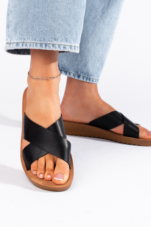 Pantuflas negras con plataforma Pantuflas negras con plataforma