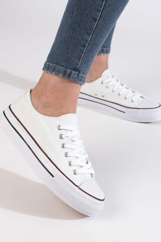 Zapatillas de mujer modelo clásico... Zapatillas de mujer modelo clásico...