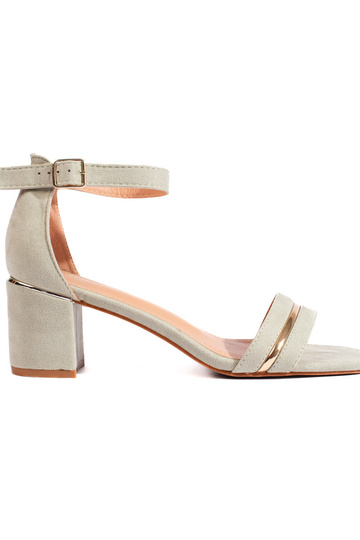 sandalias de tacón de ante...