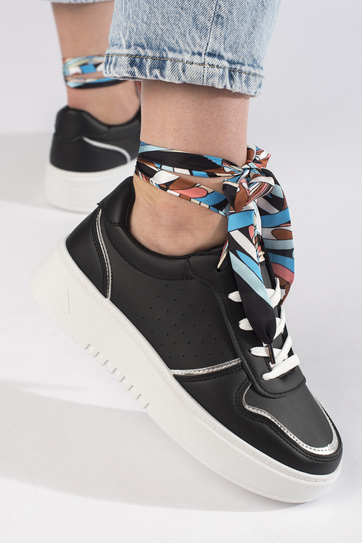 Zapatillas de mujer modelo clásico...