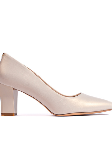 Tacones beige de estilo...