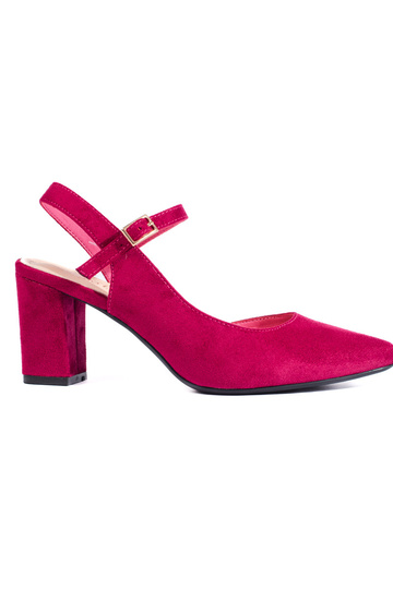 Tacones altos de ante rosa...