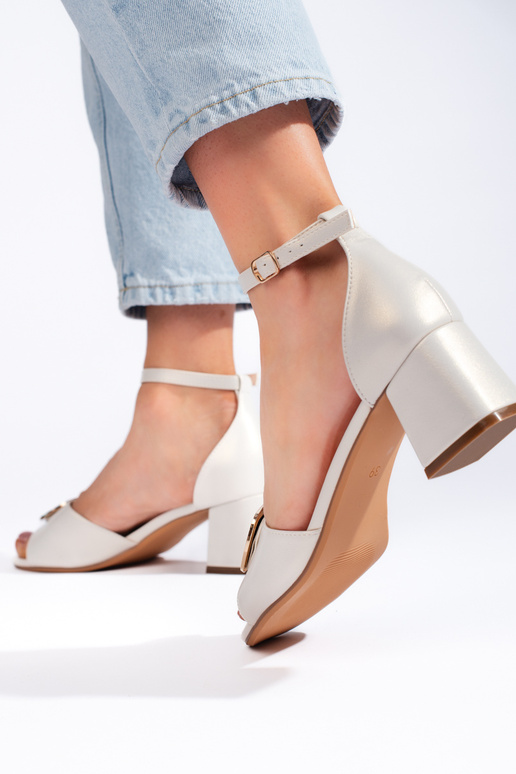 sandalias grises de Sergio Leone