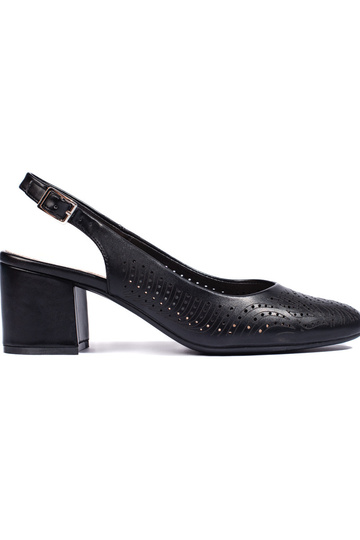 con elementos calados,...