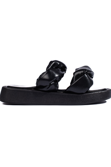 Zapatillas negras con suela...