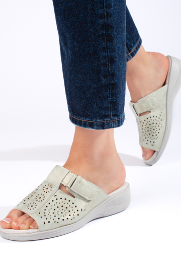 sandalias con elementos... 2