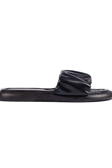 zapatillas negras