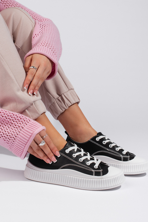 Zapatillas de mujer modelo clásico...