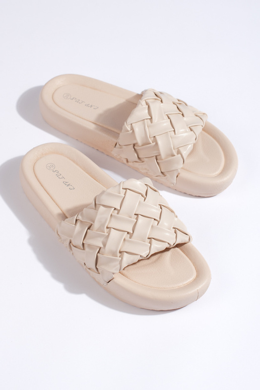 con estampados zapatillas beige