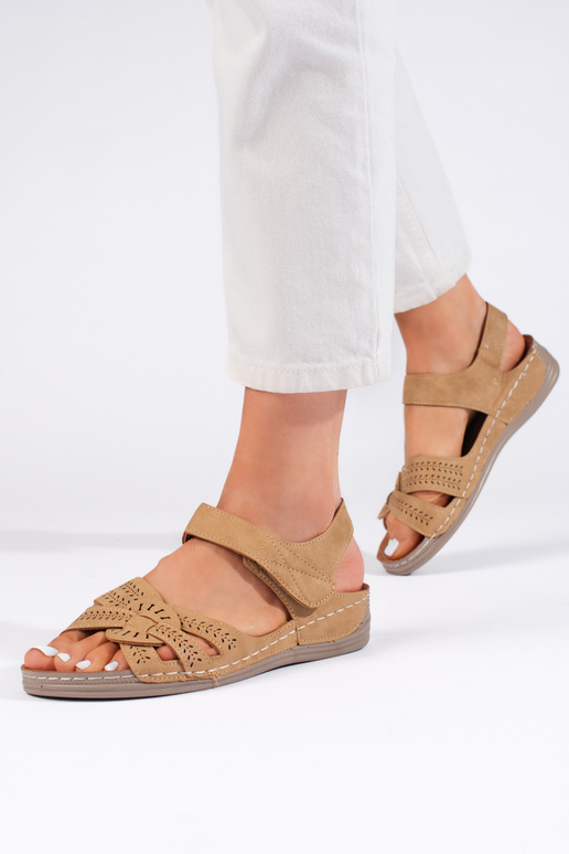 sandalias marrones
