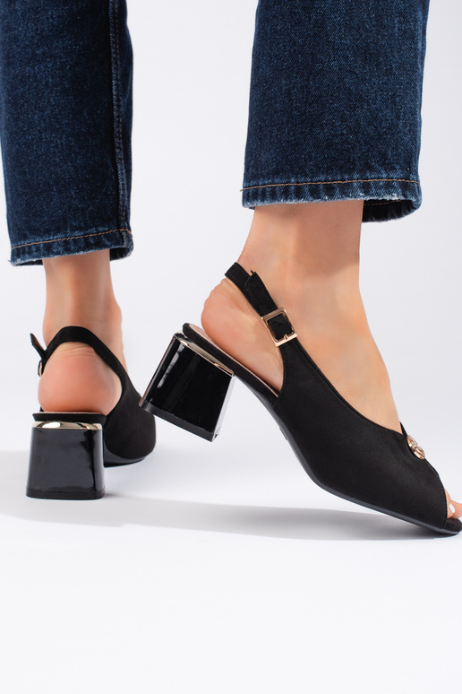 Sandalias de ante de estilo elegante...