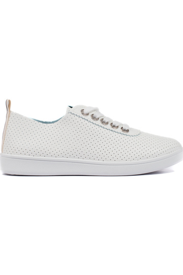 con elementos calados,...