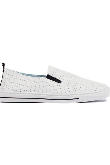 con elementos calados,...