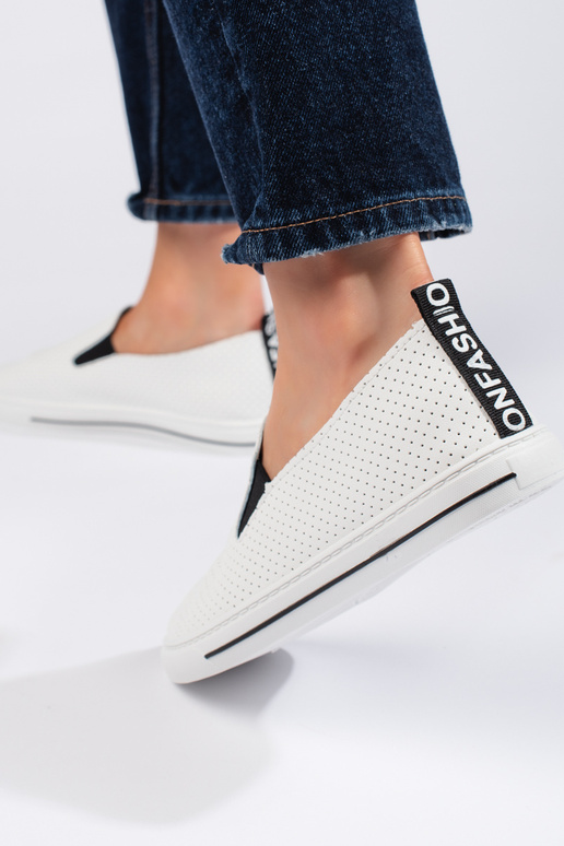 con elementos calados, zapatos de...