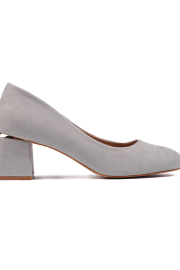 tacones altos de gamuza gris