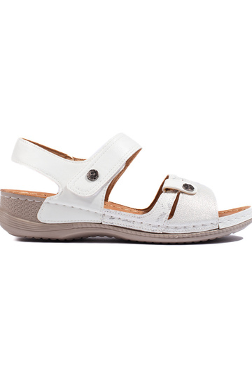 sandalias blancas