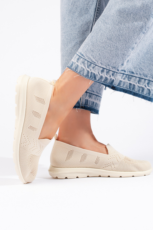 Slip on textil beige para mujer.