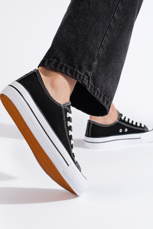 Zapatos de mujer modelo clásico en... Zapatos de mujer modelo clásico en...