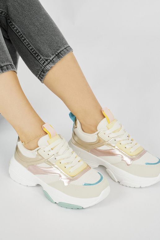 Zapatos de mujer de estilo deportivo... Zapatos de mujer de estilo deportivo...