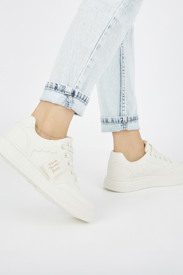 Zapatillas modelo beige 2