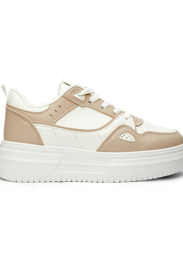 Deportivas de mujer...