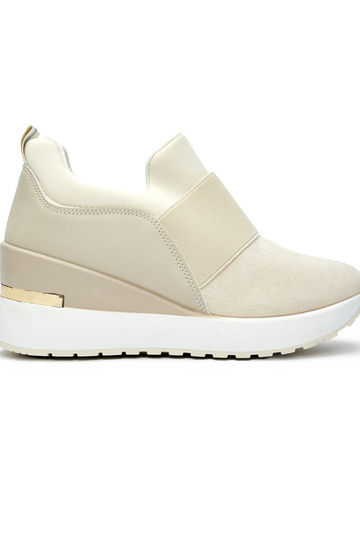 Zapatillas modelo marfil...