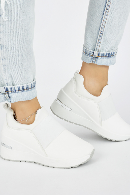 Zapatillas blancas modelo zapatos con... Zapatillas blancas modelo zapatos con...