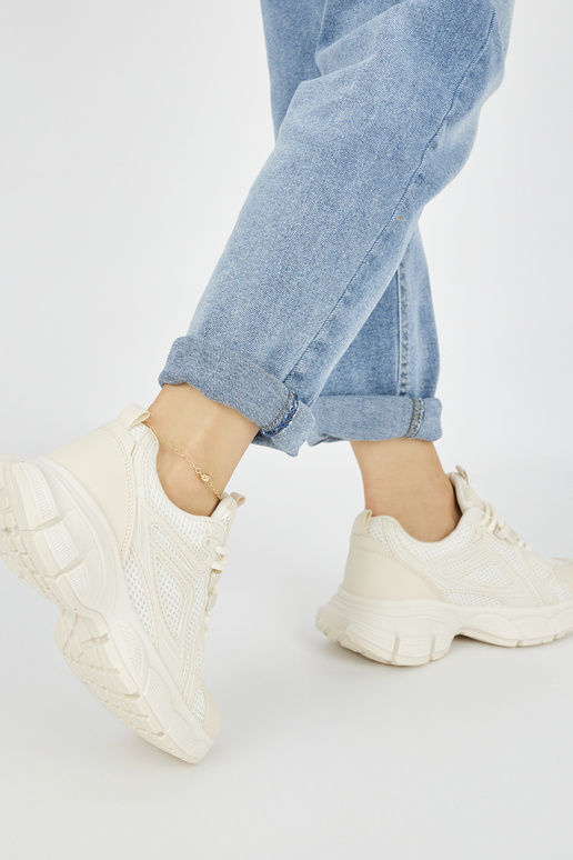 Zapatillas modelo zapatos en color...