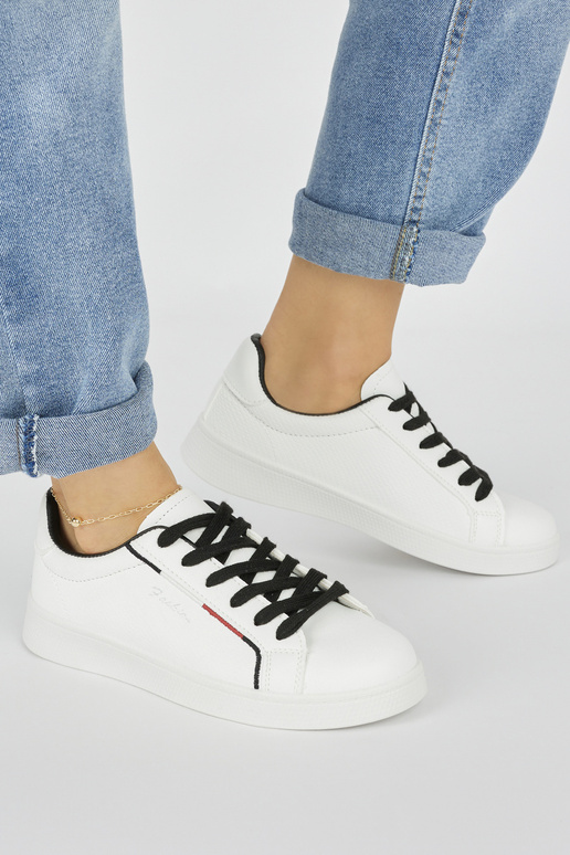 zapatos deportivos blancos de mujer