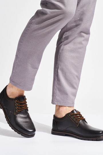 zapatos marrones con... 2