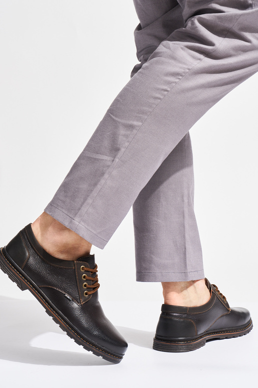 zapatos marrones con cordones para...