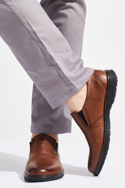 Zapatos de hombre de color marrón