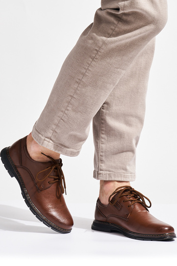 los zapatos de los hombres... 2