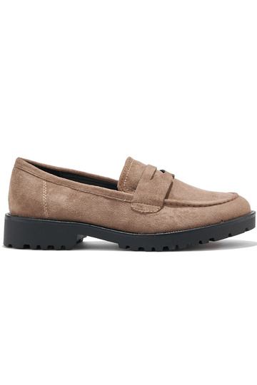 Mocasines de ante para mujer.