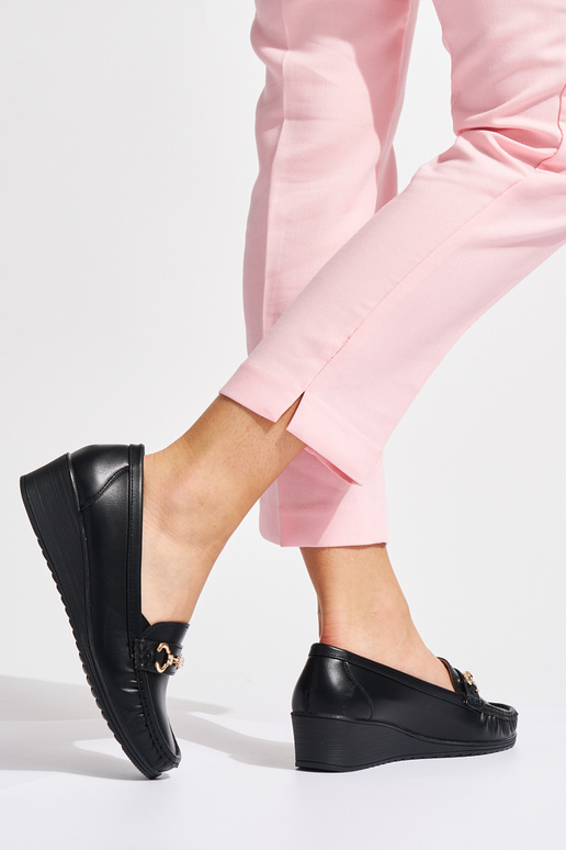 Mocasines de mujer negros con cuña y...