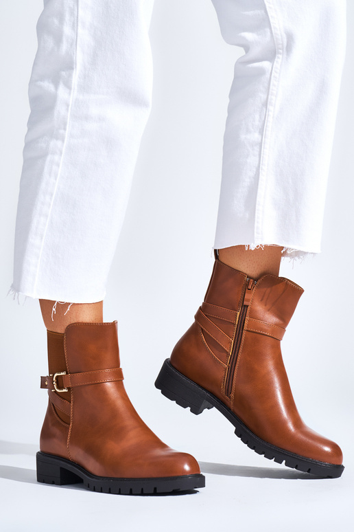 Zapatos de mujer marrones con hebilla... Zapatos de mujer marrones con hebilla...