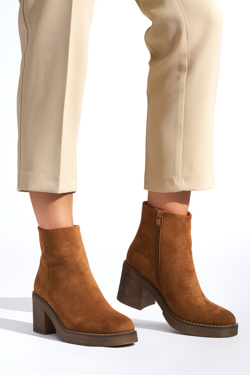 zapatos marrones de mujer con tacón