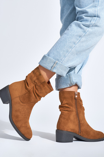 botas estilo cowboy marrones 2