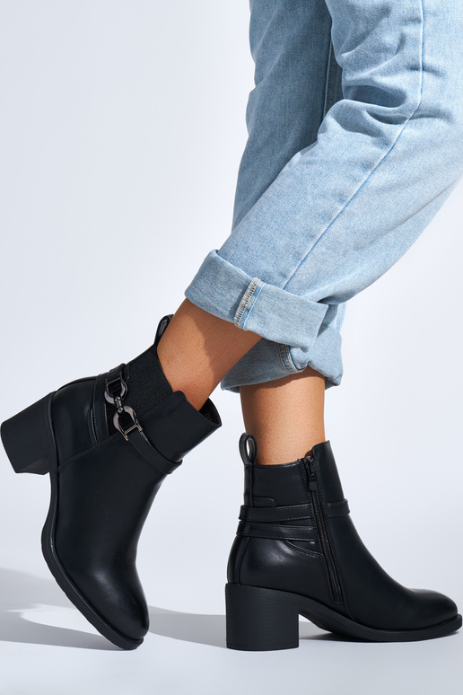 zapatos negros de mujer con tacón